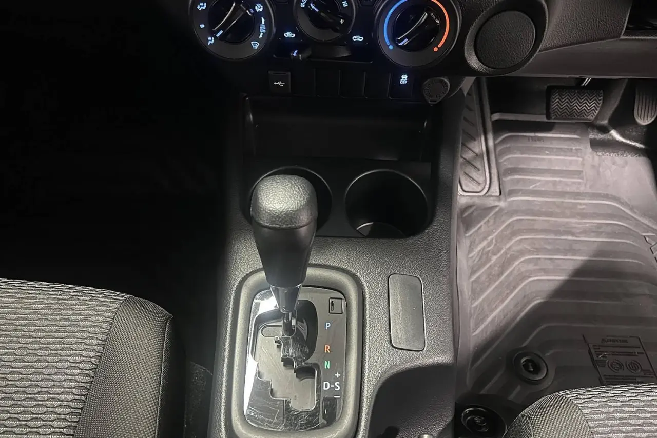 2025 Toyota Hilux Gallery Image 20