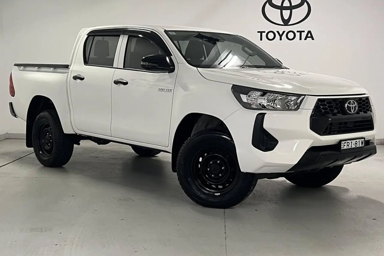2025 Toyota Hilux Gallery Image 1