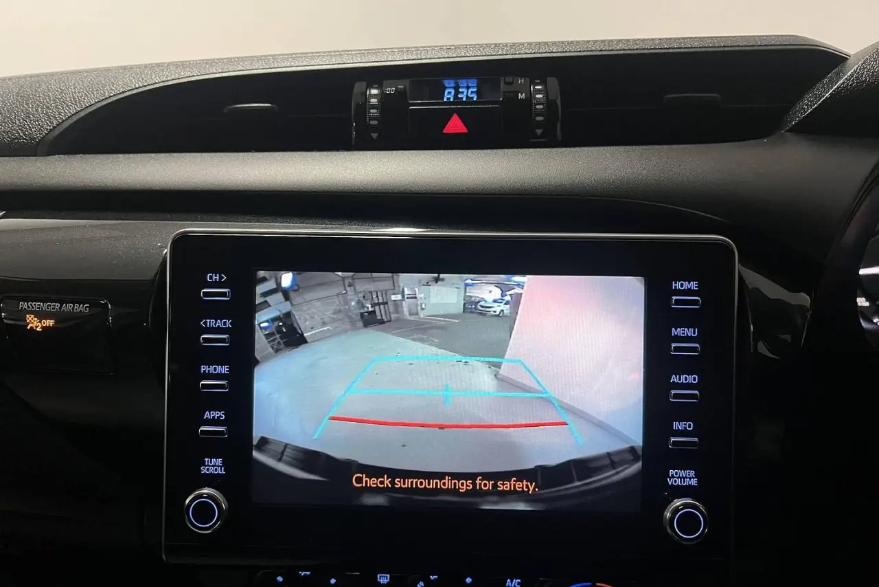 2025 Toyota Hilux Gallery Image 19