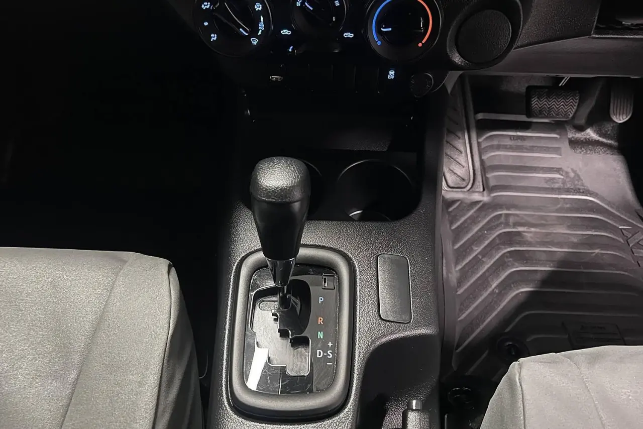 2025 Toyota Hilux Gallery Image 20