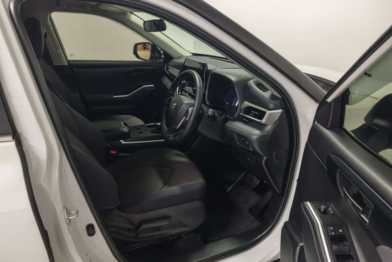 2025 Toyota Kluger Gallery Image 10