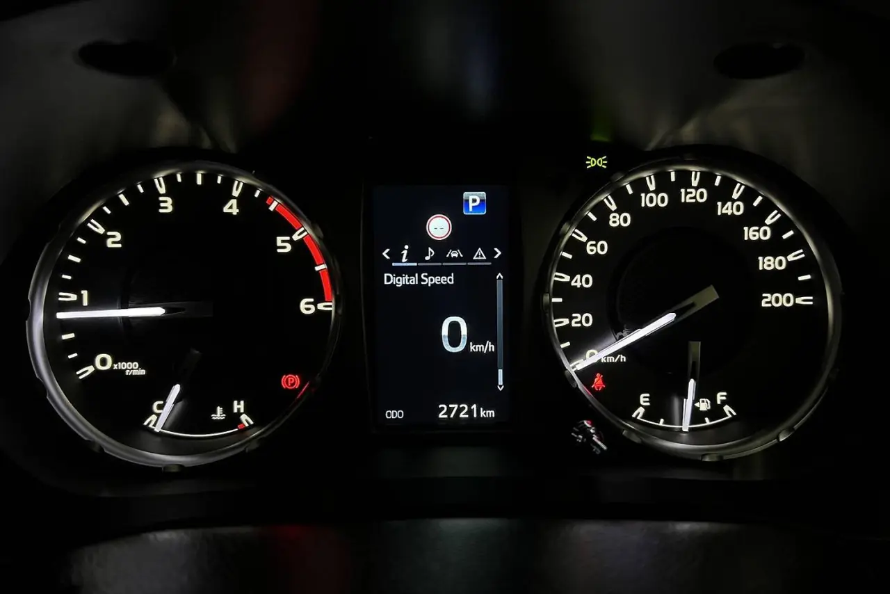 2025 Toyota Hilux Gallery Image 17