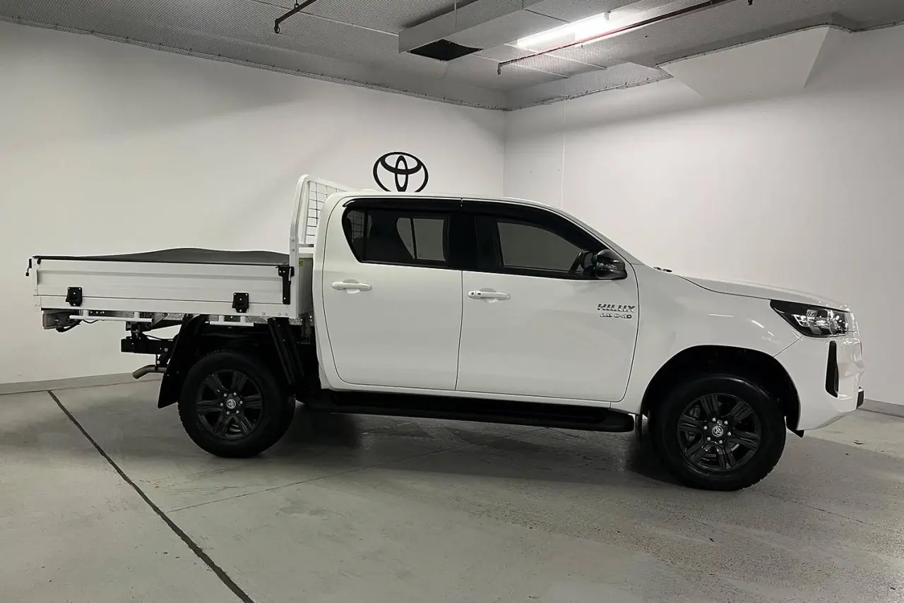 2025 Toyota Hilux Gallery Image 4
