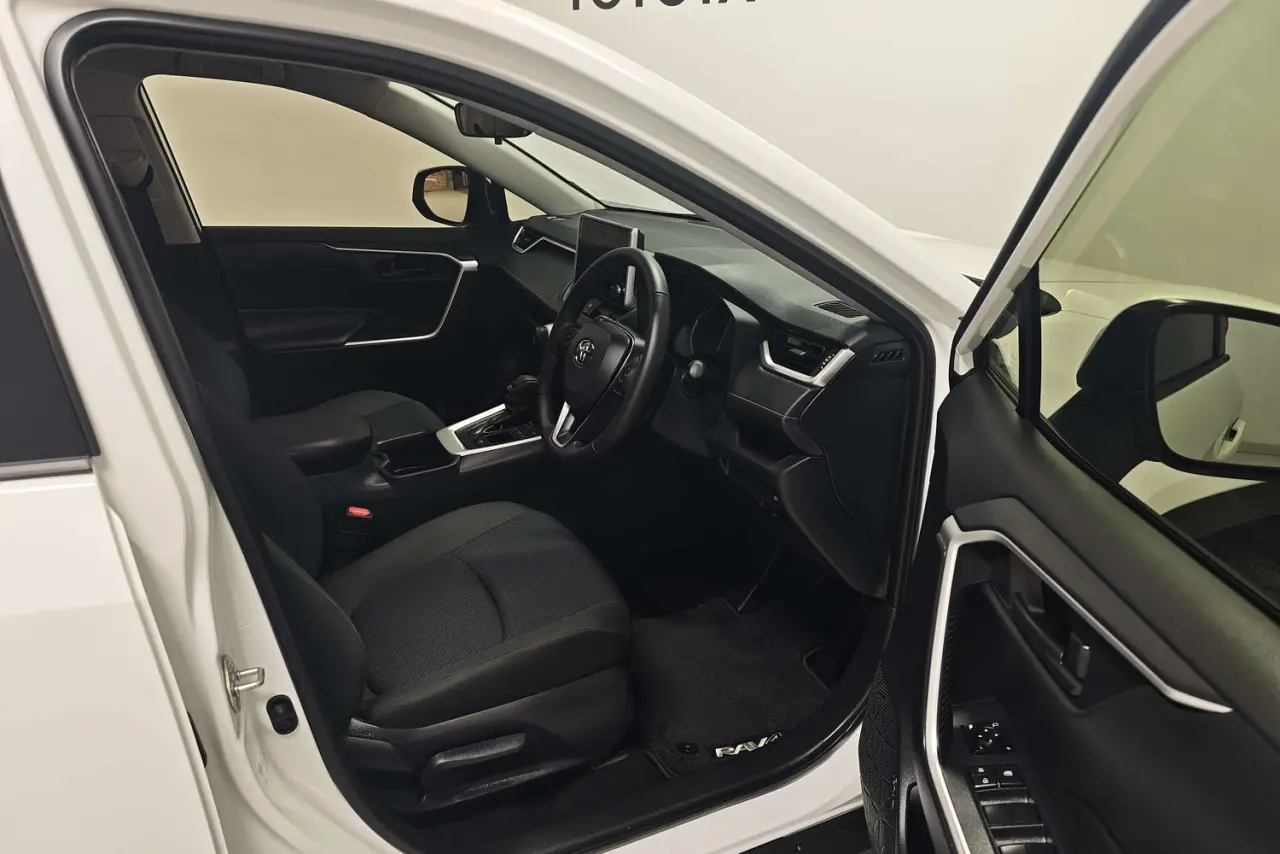 2025 Toyota RAV4 Gallery Image 10