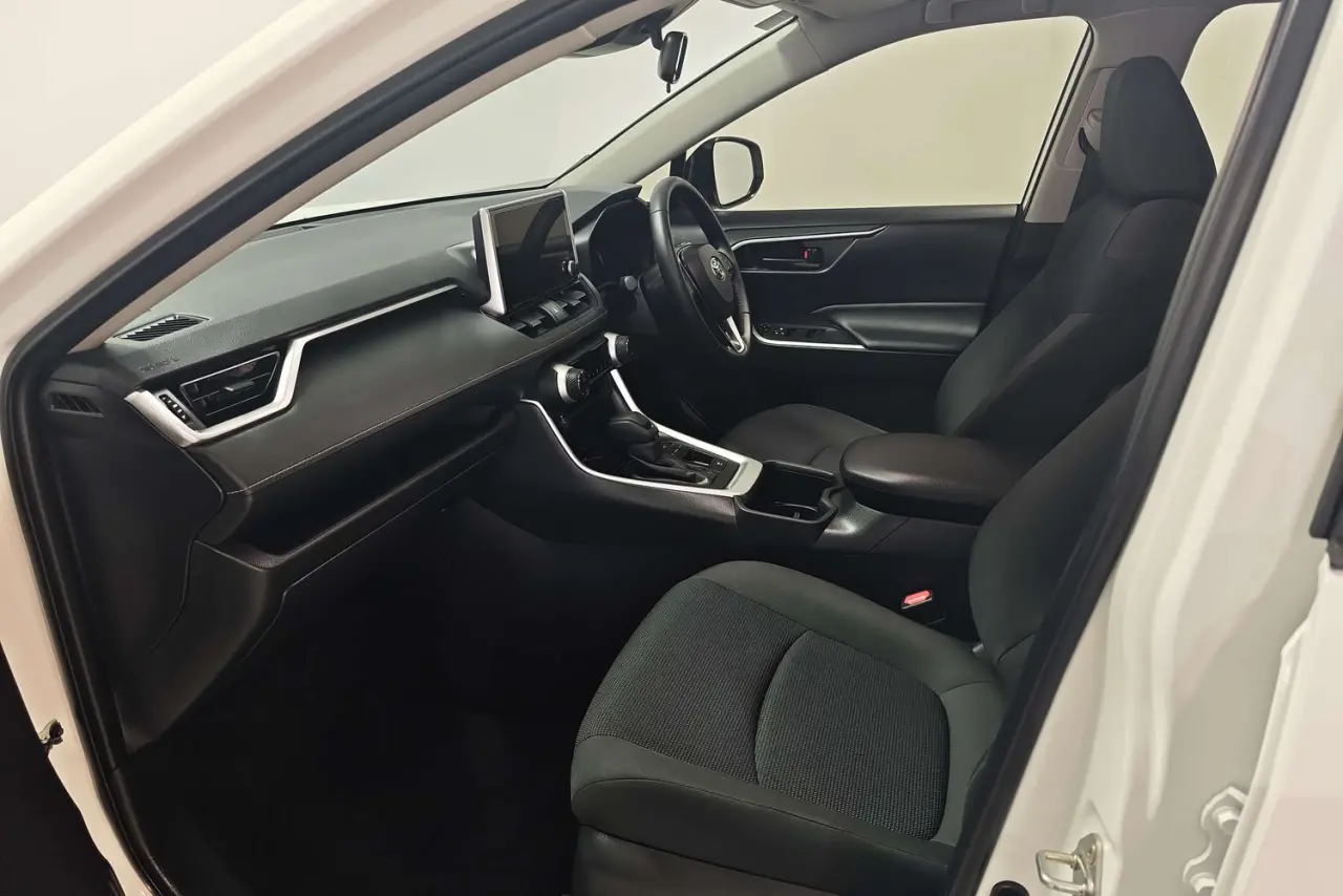 2025 Toyota RAV4 Gallery Image 14