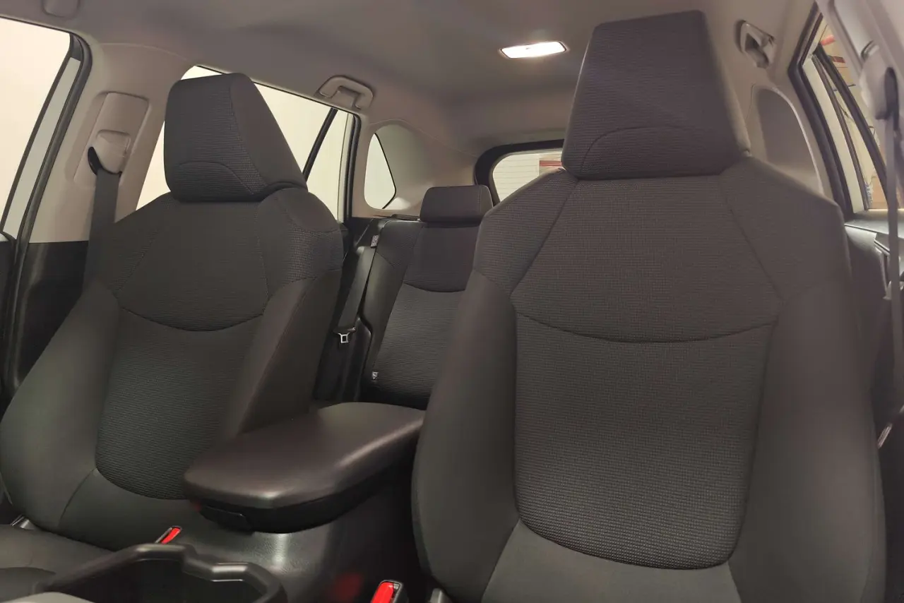 2025 Toyota RAV4 Gallery Image 15