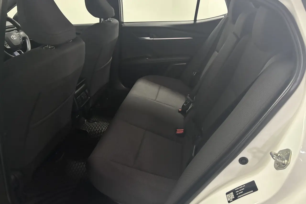 2025 Toyota Camry Gallery Image 13