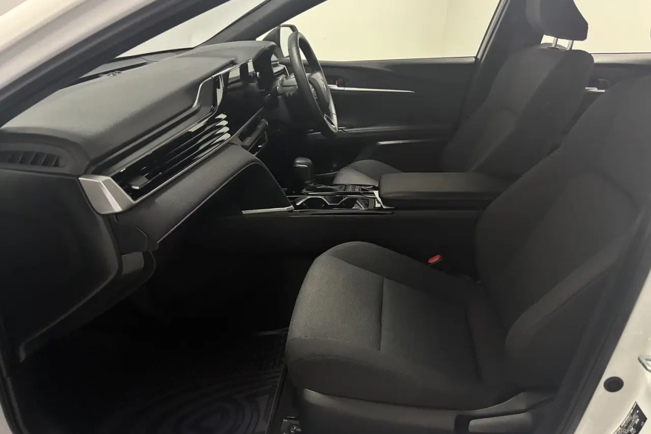 2025 Toyota Camry Gallery Image 14