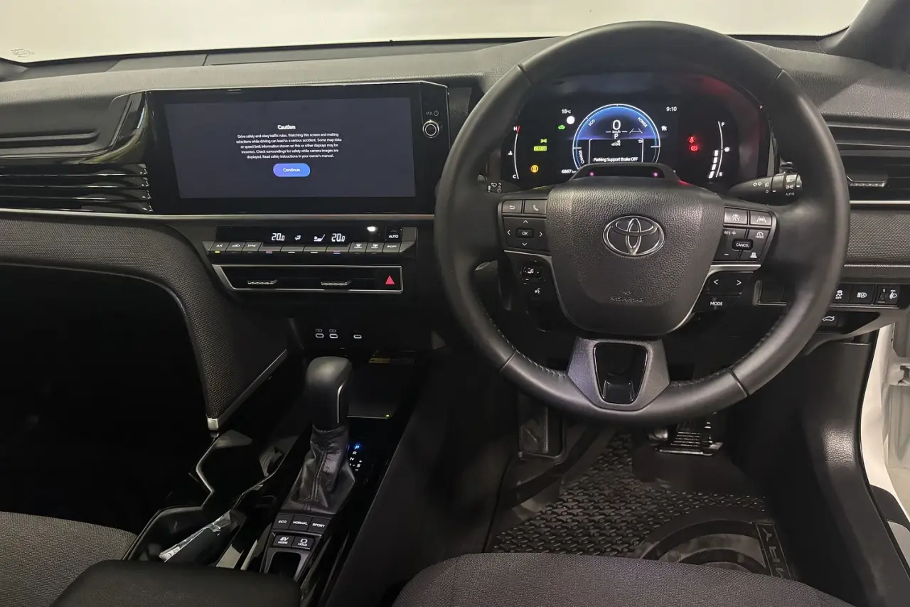 2025 Toyota Camry Gallery Image 19