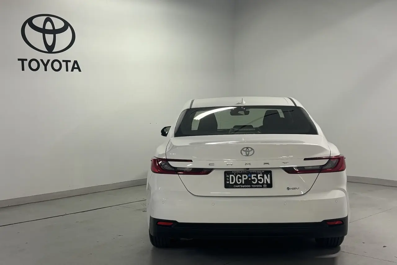 2025 Toyota Camry Gallery Image 6