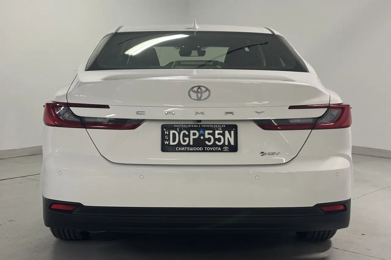 2025 Toyota Camry Gallery Image 7