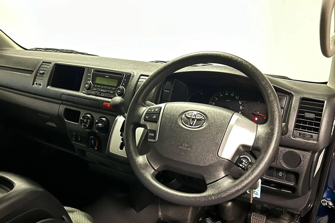 2014 Toyota Hiace Gallery Image 10