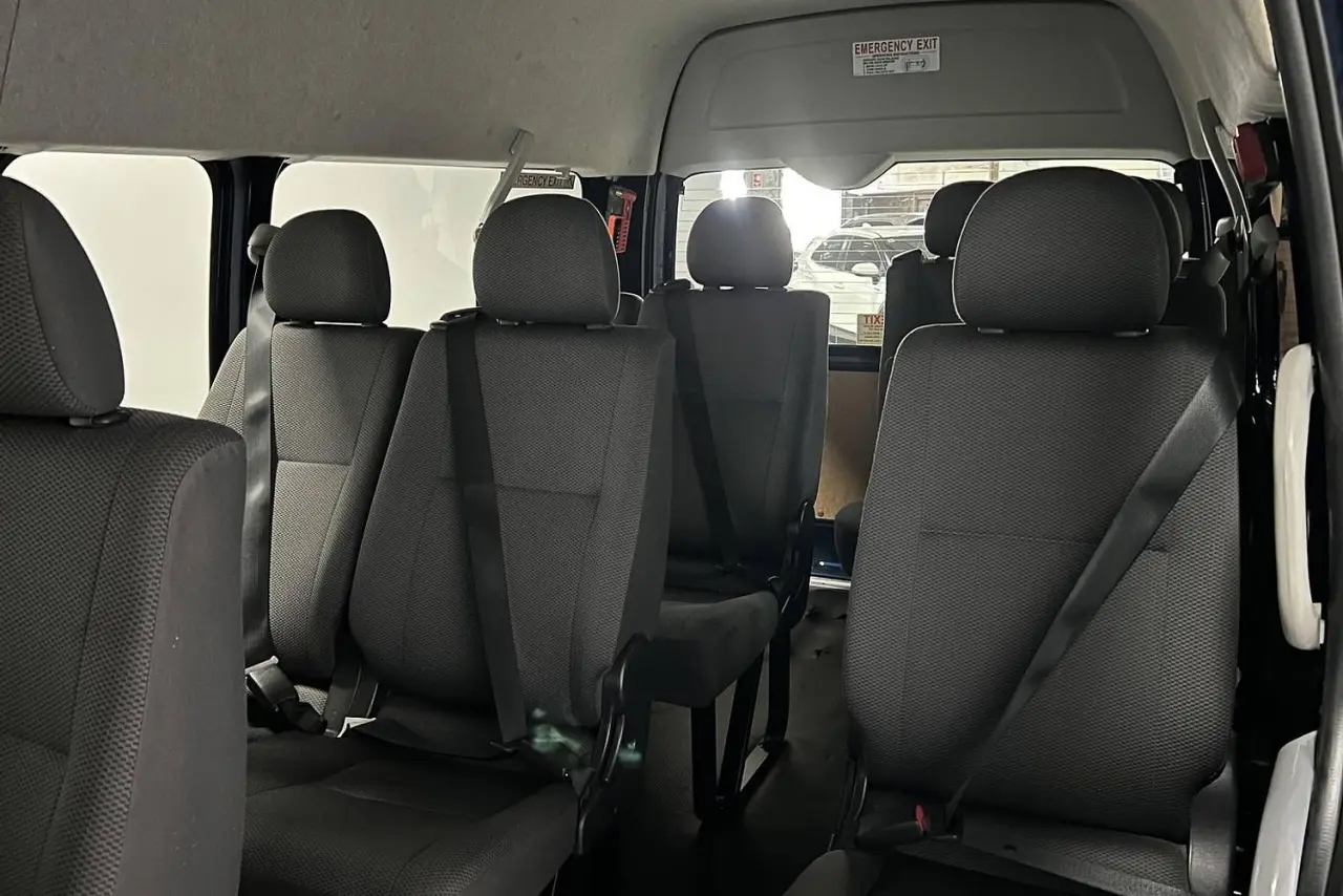 2014 Toyota Hiace Gallery Image 12
