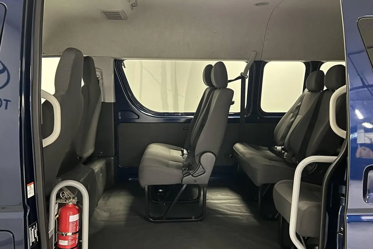 2014 Toyota Hiace Gallery Image 13