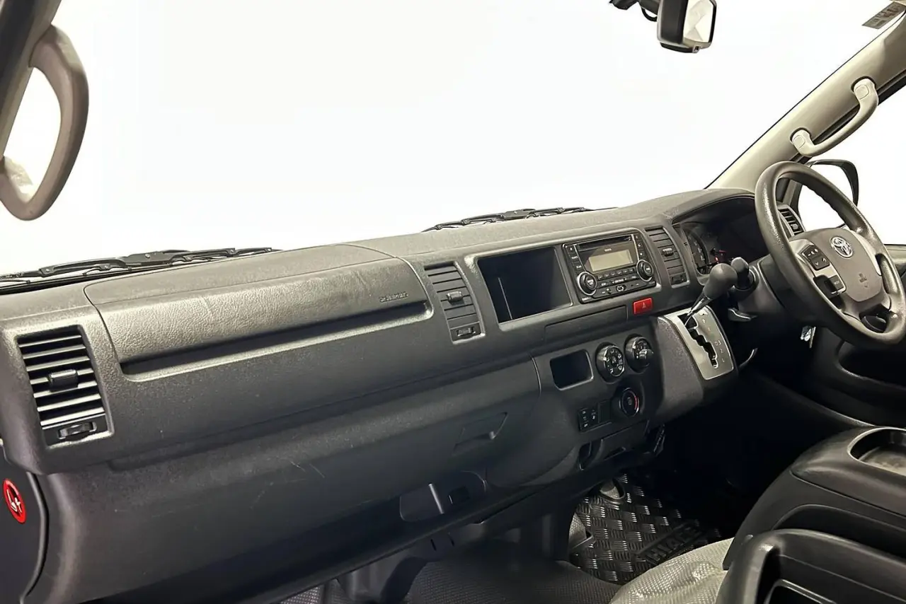 2014 Toyota Hiace Gallery Image 14