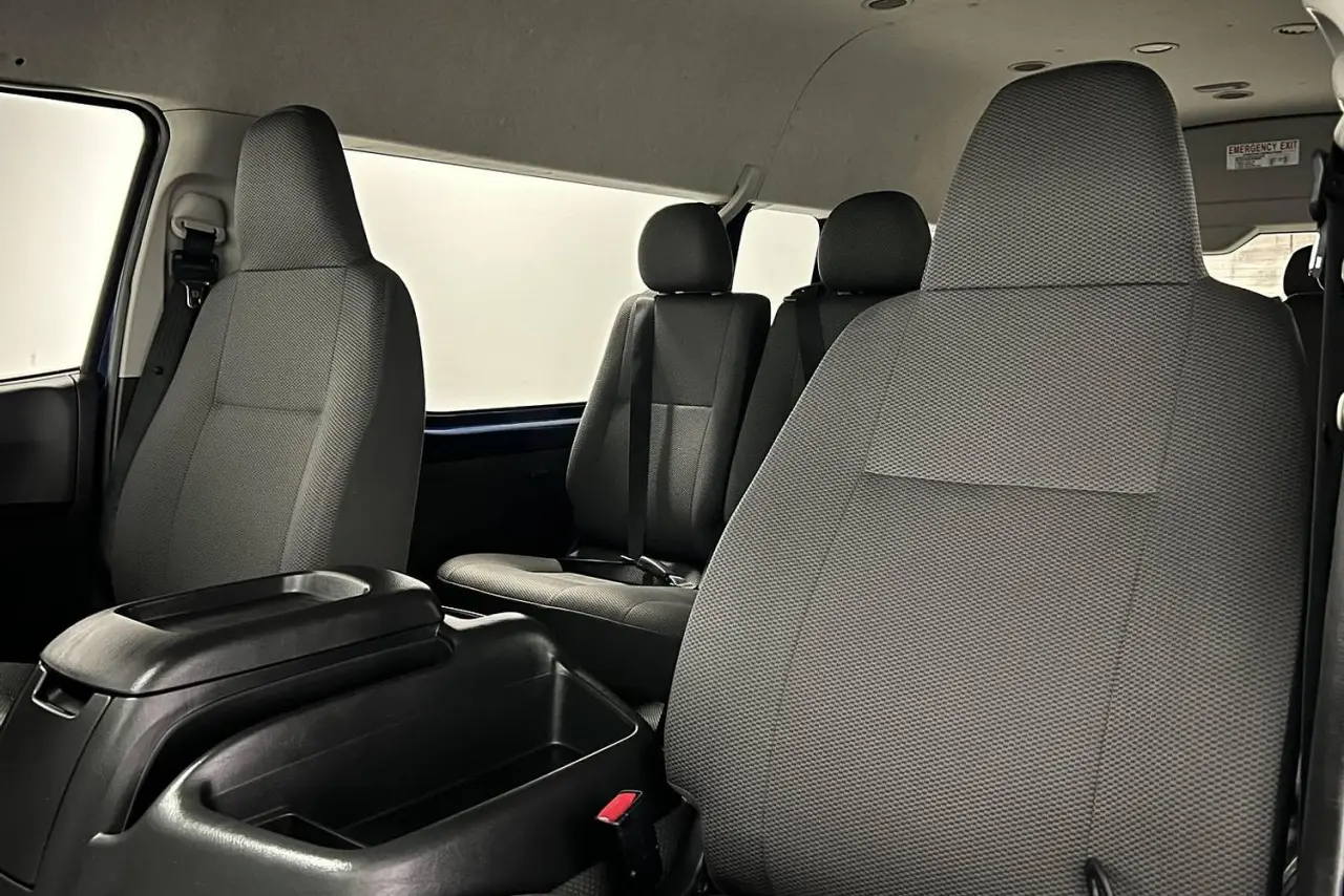 2014 Toyota Hiace Gallery Image 15