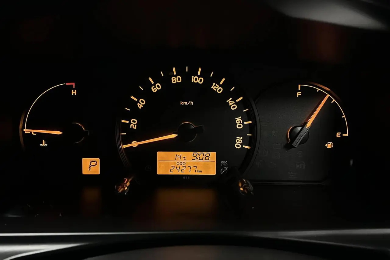 2014 Toyota Hiace Gallery Image 17