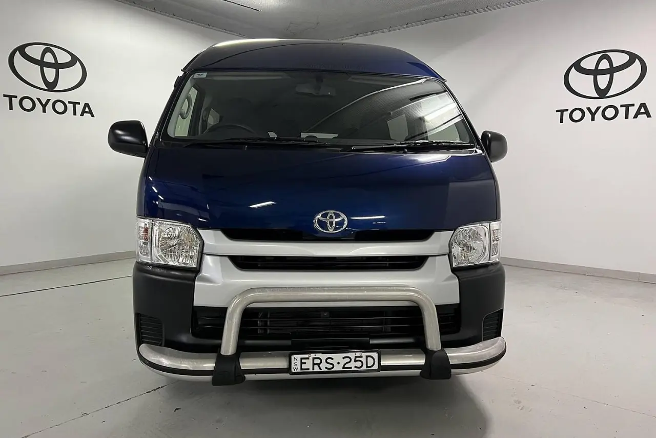 2014 Toyota Hiace Gallery Image 2