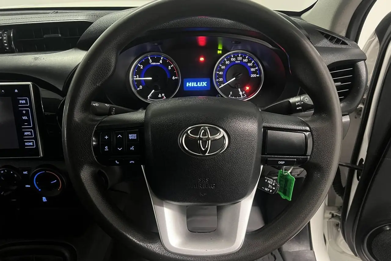 2016 Toyota Hilux Gallery Image 18