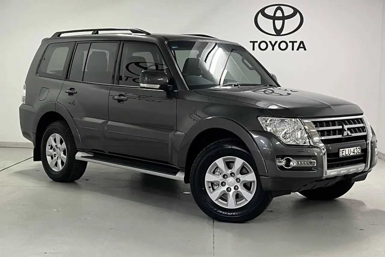 2020 Mitsubishi Pajero Image