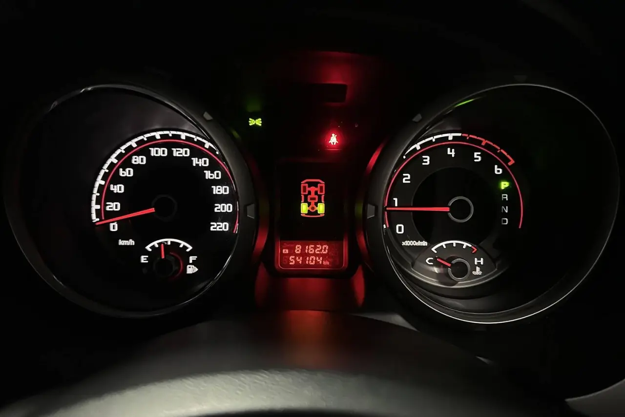 2020 Mitsubishi Pajero Gallery Image 18