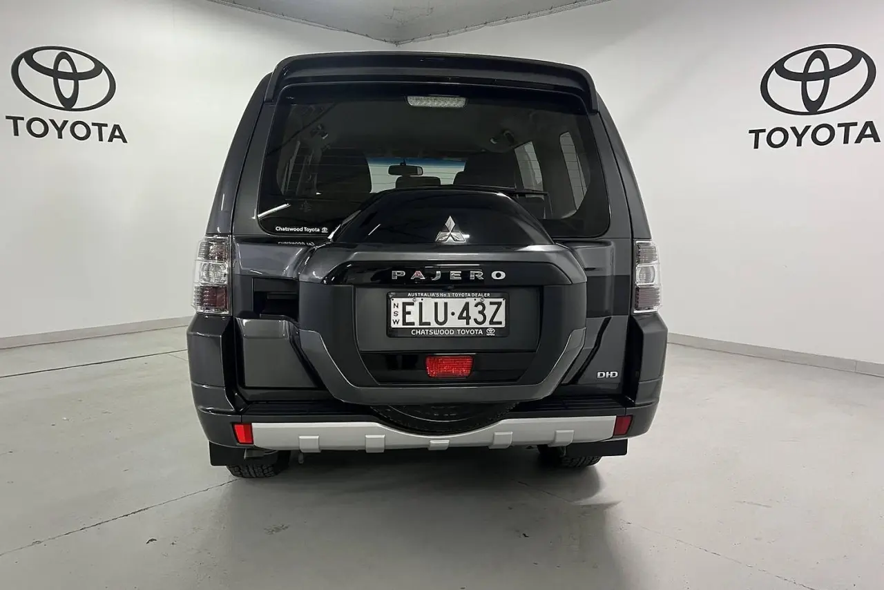 2020 Mitsubishi Pajero Gallery Image 6