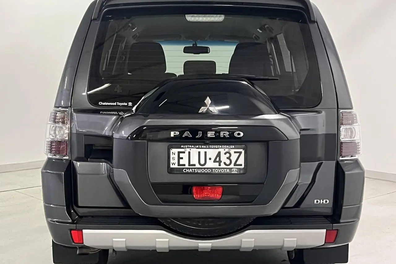 2020 Mitsubishi Pajero Gallery Image 7