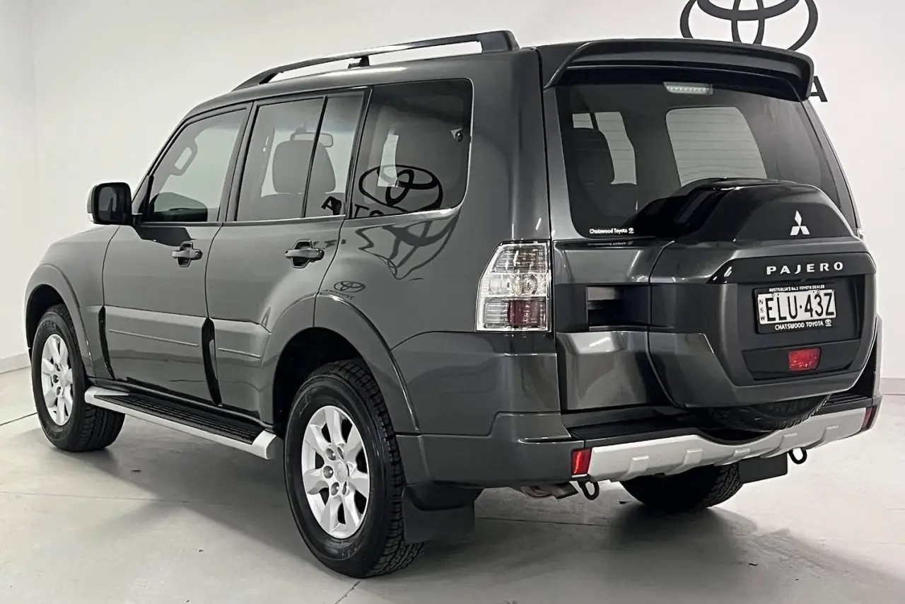 2020 Mitsubishi Pajero Gallery Image 8