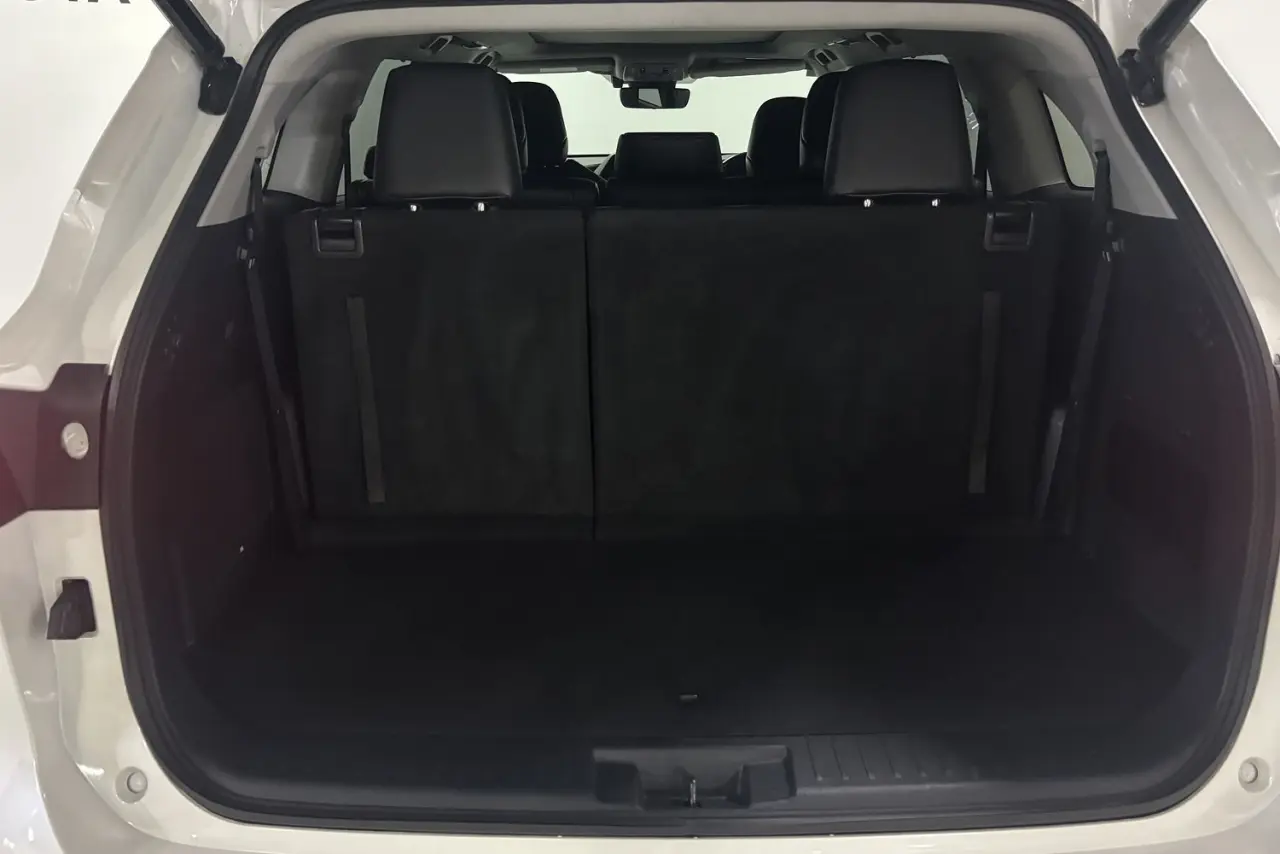 2021 Toyota Kluger Gallery Image 13