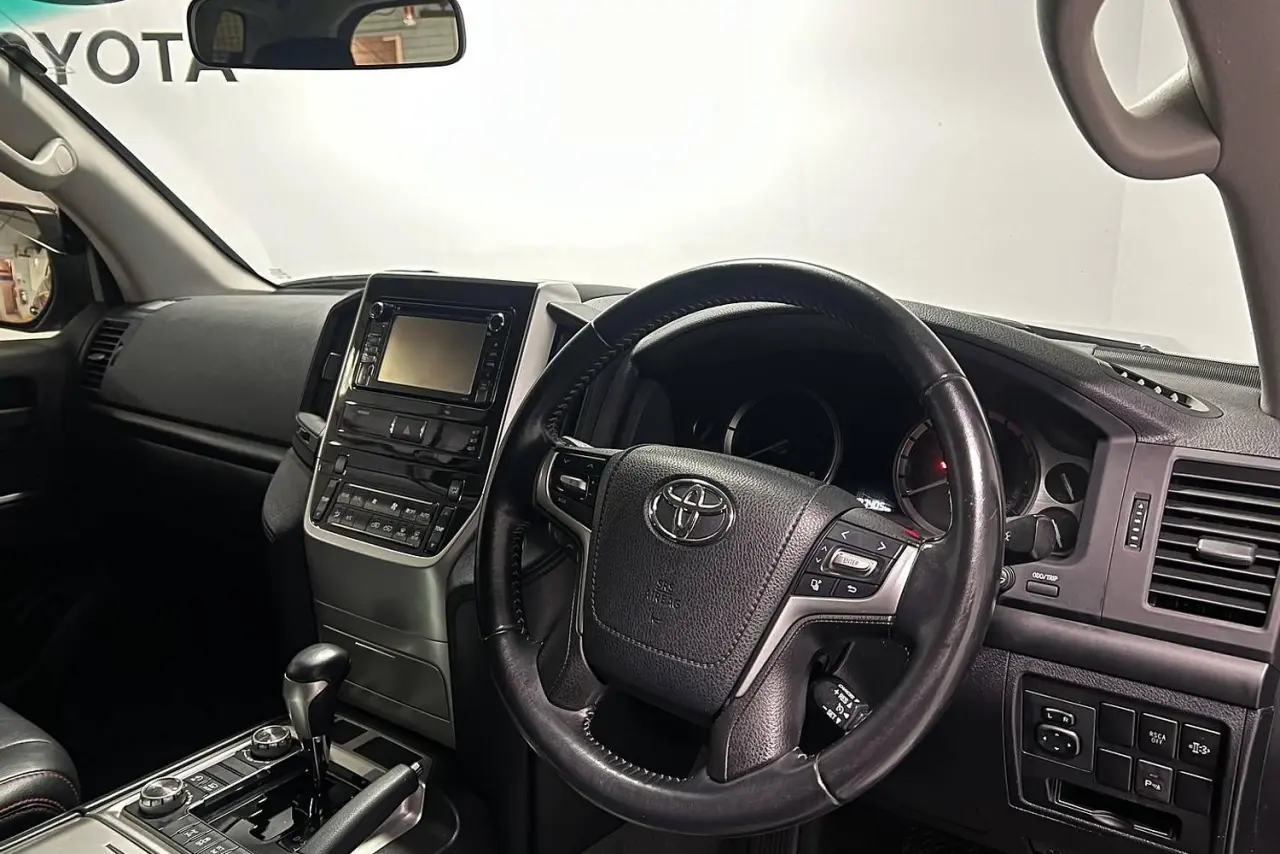 2021 Toyota Landcruiser Gallery Image 10