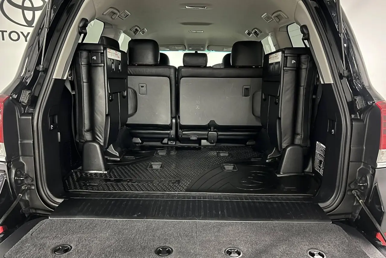 2021 Toyota Landcruiser Gallery Image 13