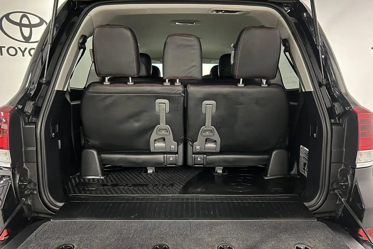2021 Toyota Landcruiser Gallery Image 14