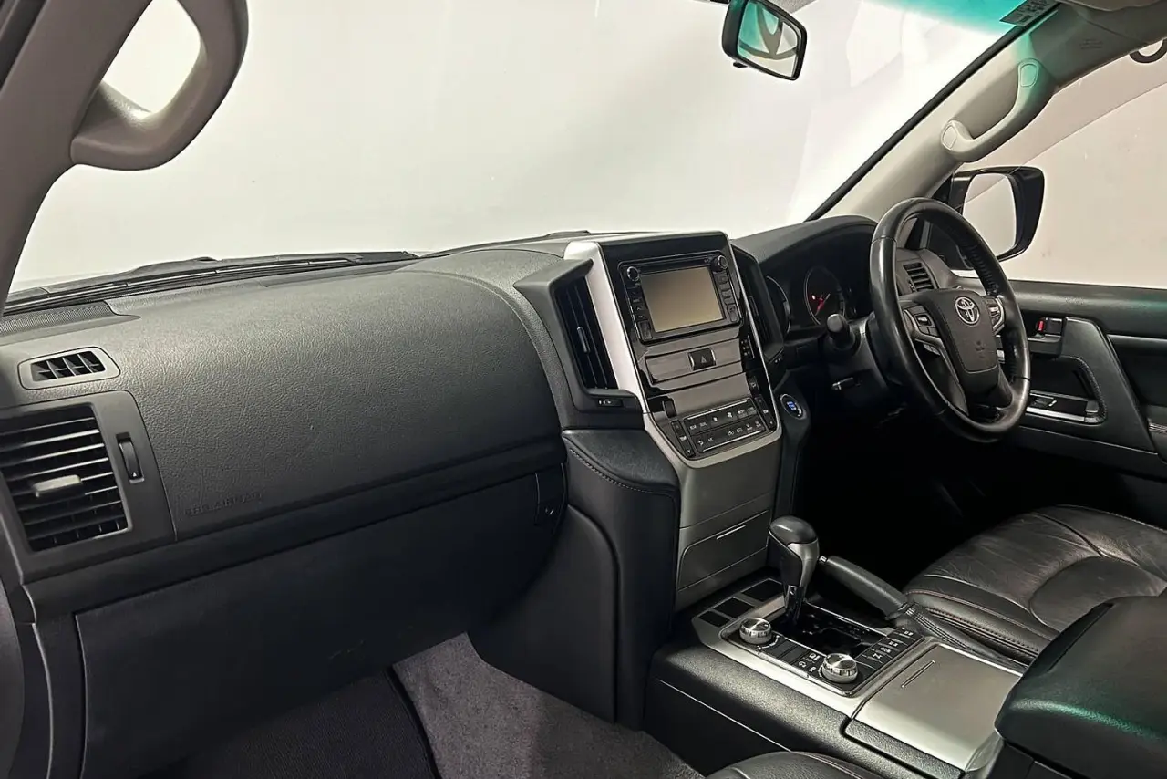 2021 Toyota Landcruiser Gallery Image 16