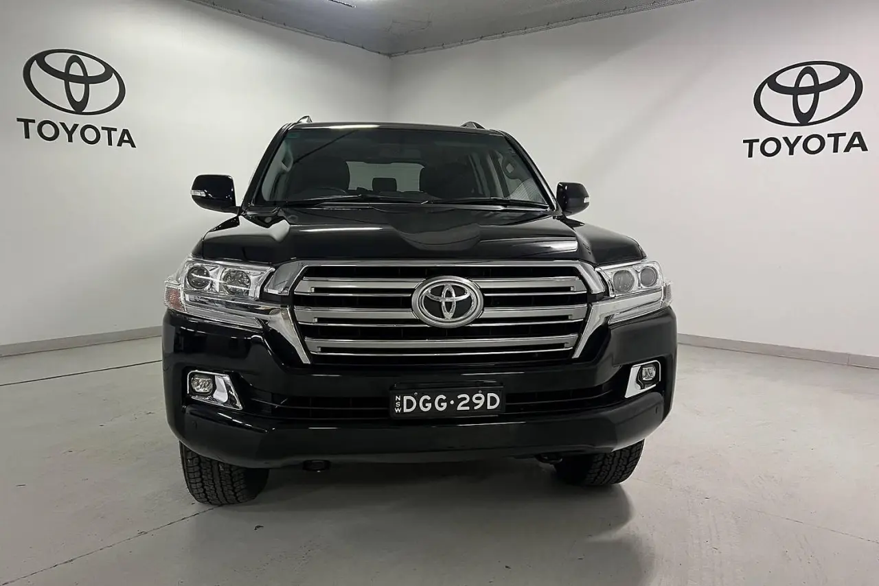 2021 Toyota Landcruiser Gallery Image 2
