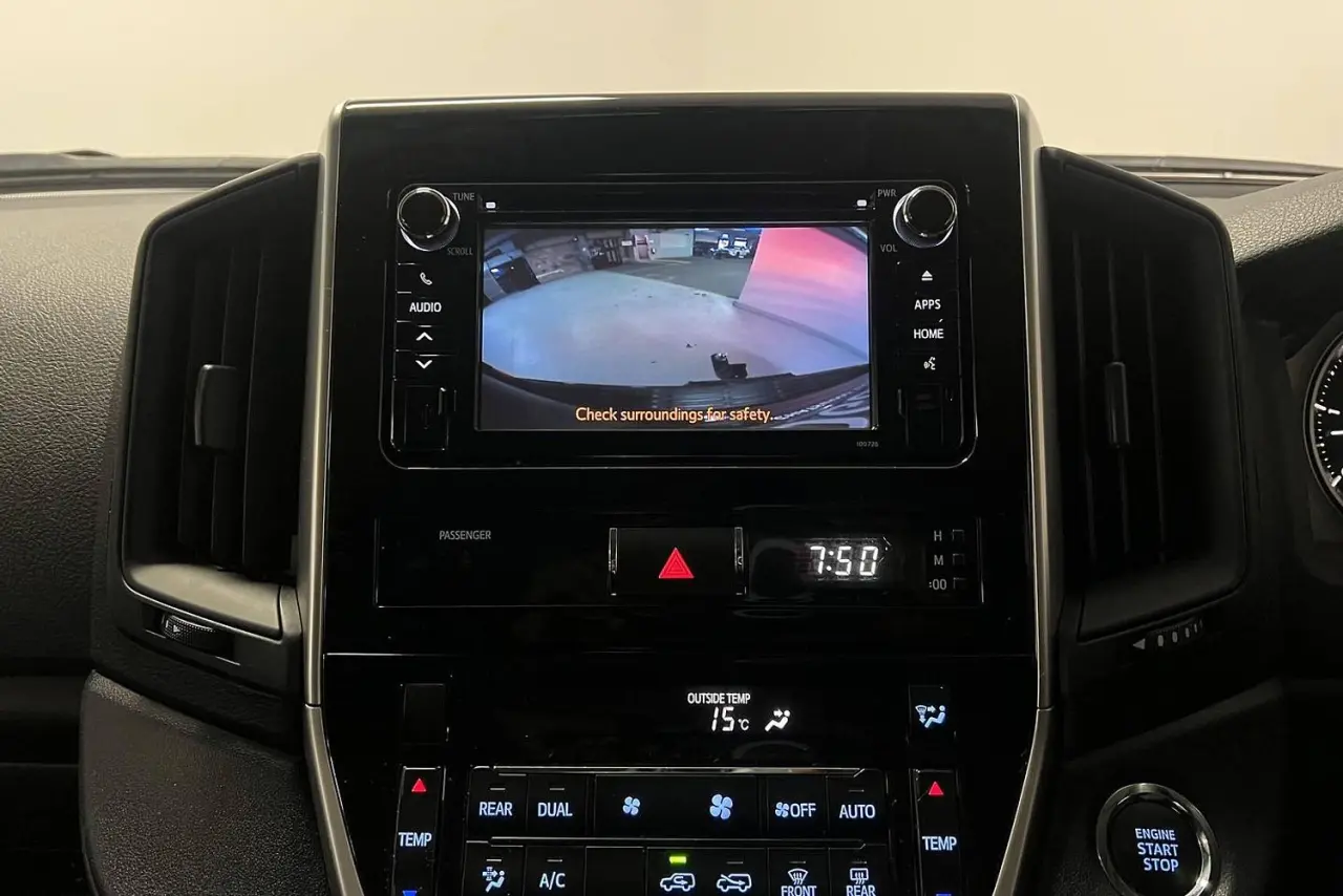 2021 Toyota Landcruiser Gallery Image 20