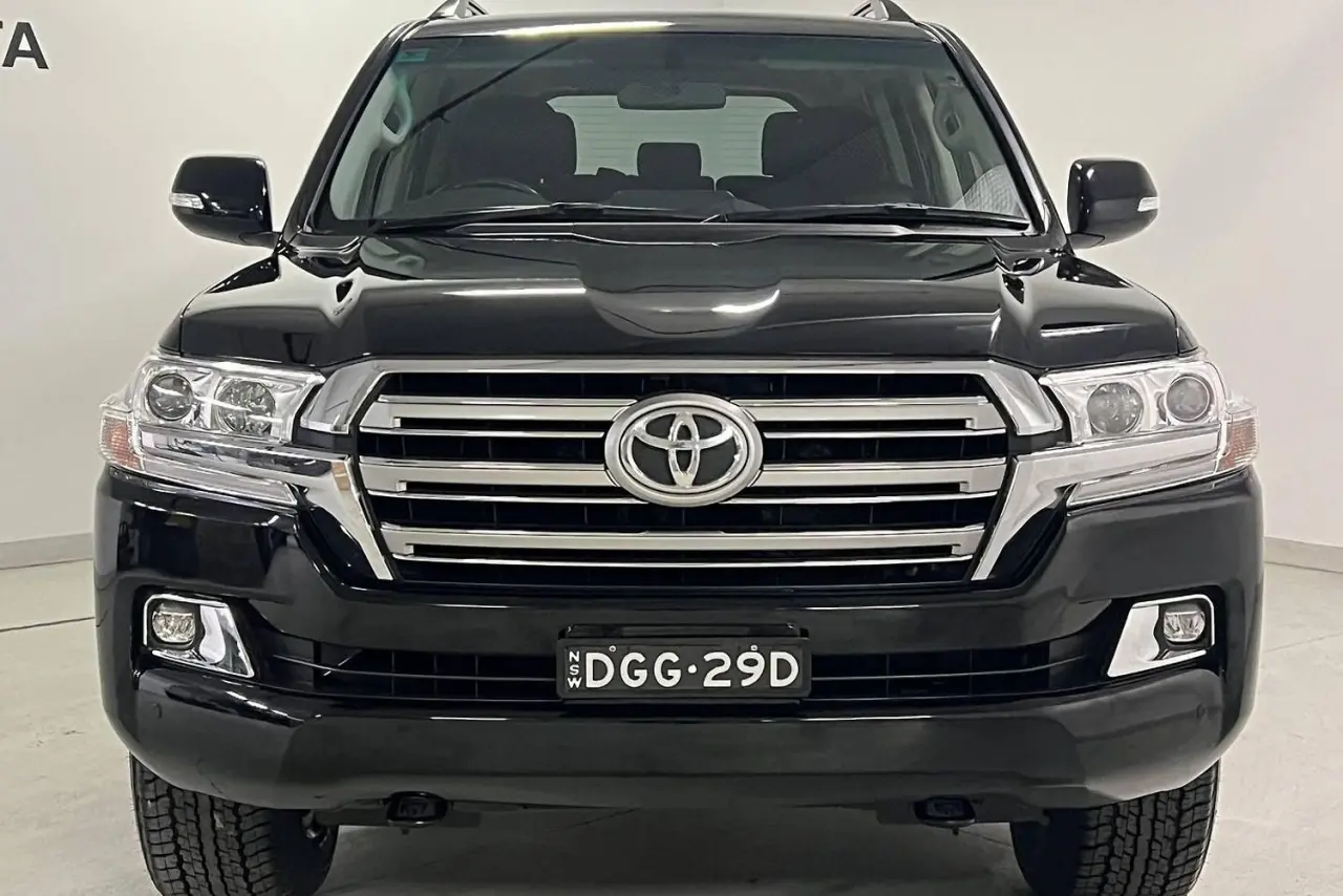 2021 Toyota Landcruiser Gallery Image 3