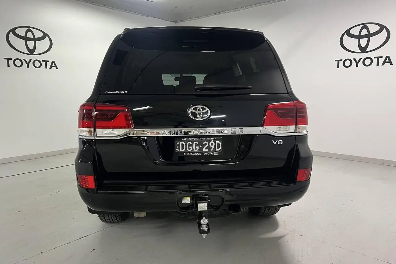 2021 Toyota Landcruiser Gallery Image 6
