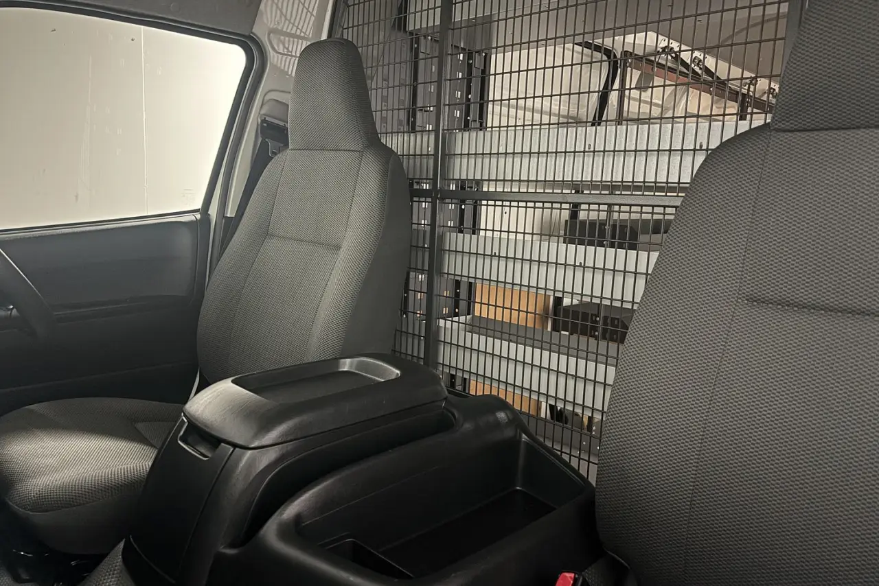 2016 Toyota Hiace Gallery Image 14