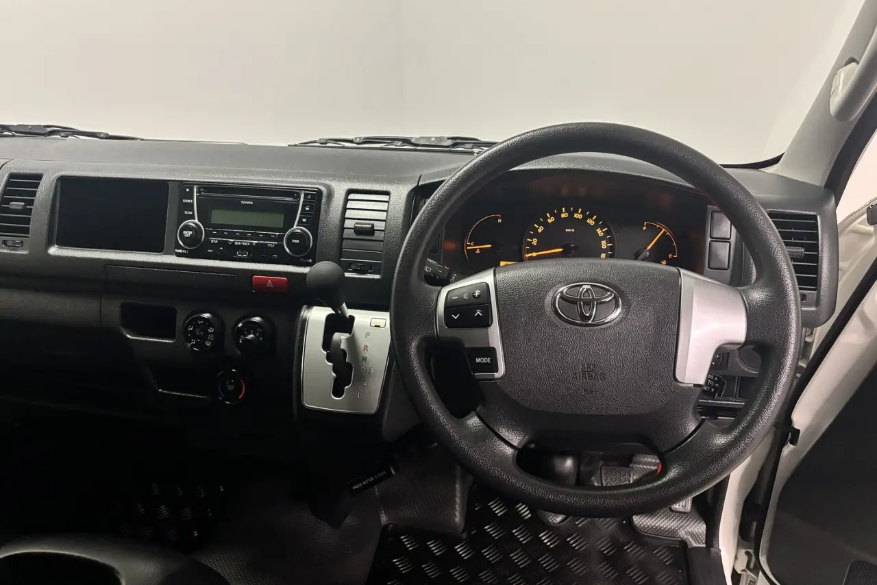 2016 Toyota Hiace Gallery Image 16