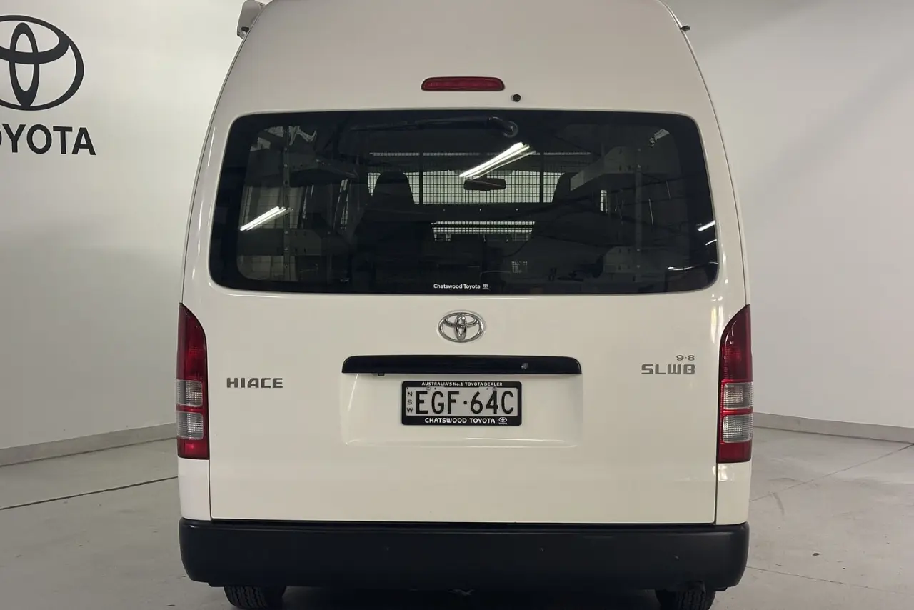2016 Toyota Hiace Gallery Image 5