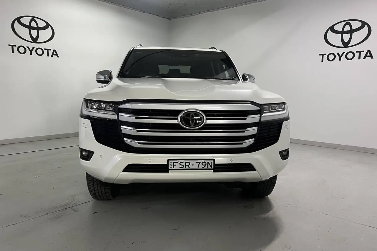 2022 Toyota Landcruiser Gallery Image 2