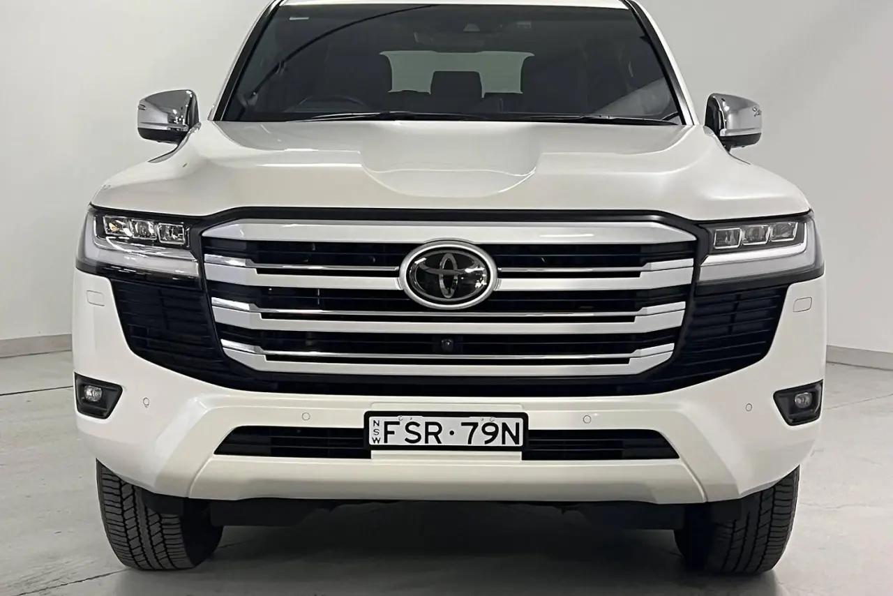 2022 Toyota Landcruiser Gallery Image 3