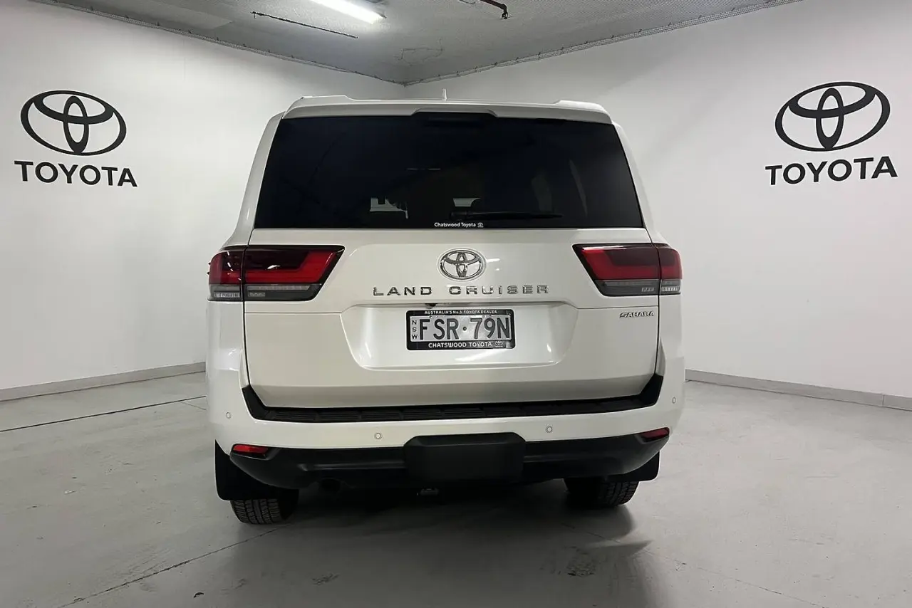 2022 Toyota Landcruiser Gallery Image 6