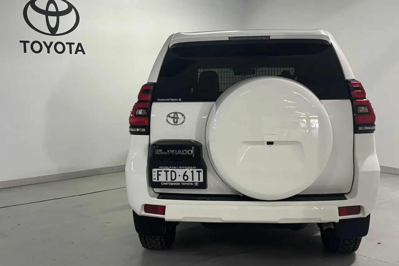 2020 Toyota Landcruiser Prado Gallery Image 6