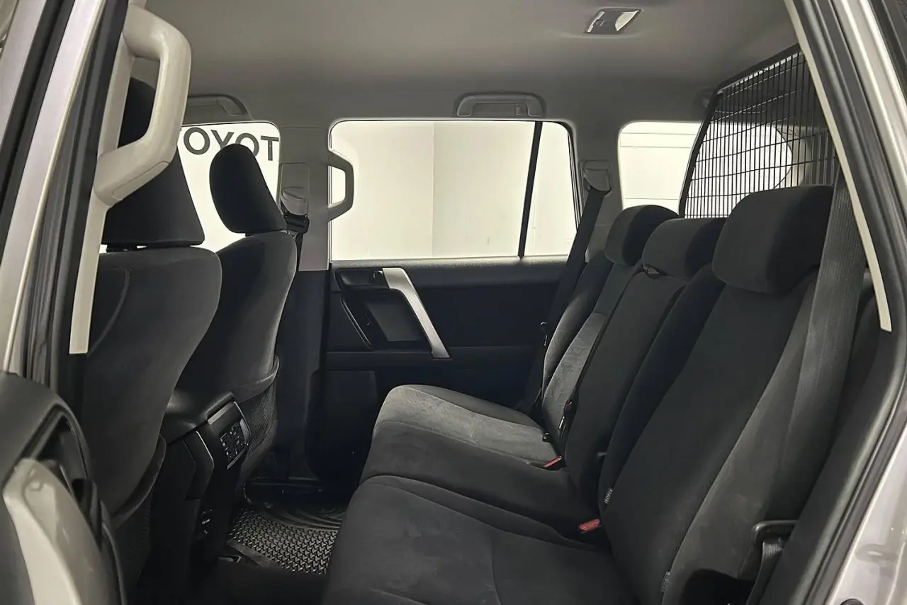 2021 Toyota Landcruiser Prado Gallery Image 13
