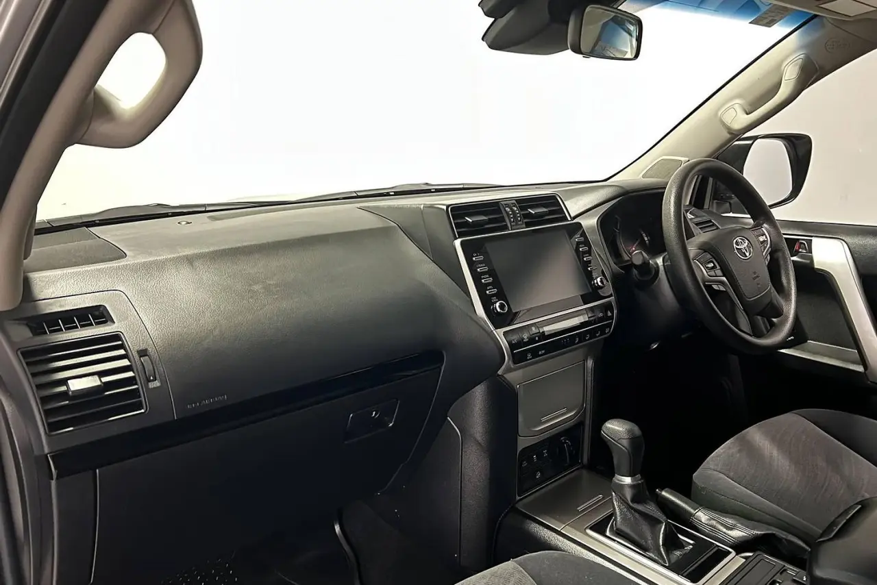 2021 Toyota Landcruiser Prado Gallery Image 14