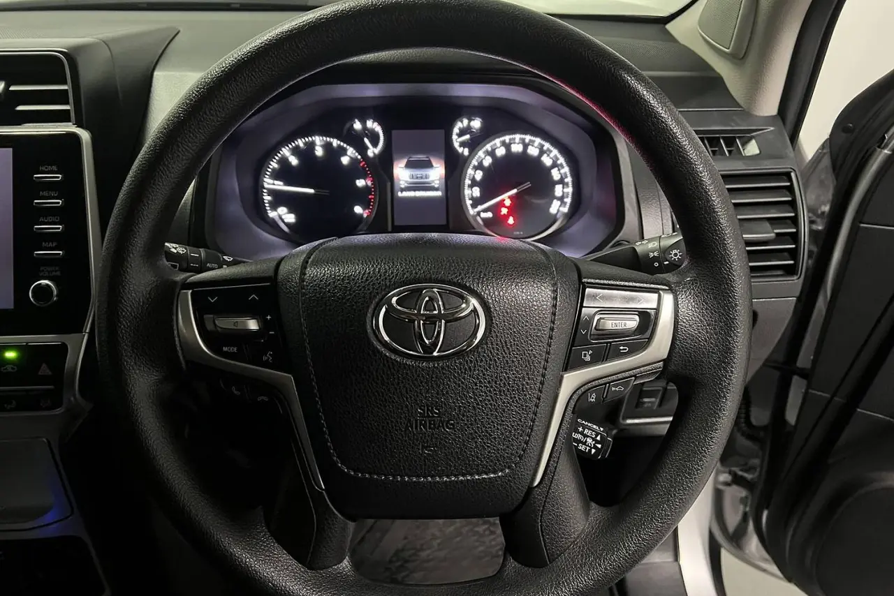 2021 Toyota Landcruiser Prado Gallery Image 16