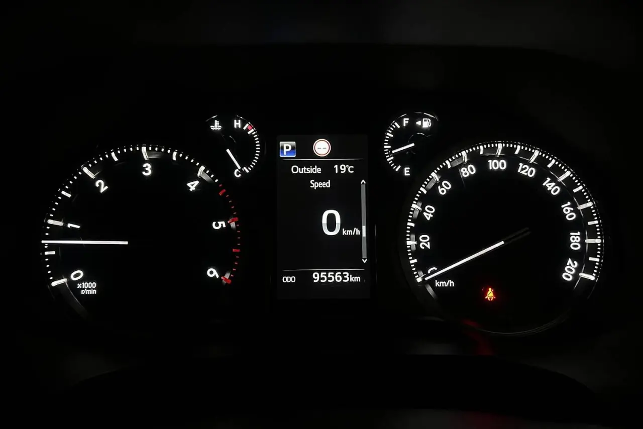 2021 Toyota Landcruiser Prado Gallery Image 17