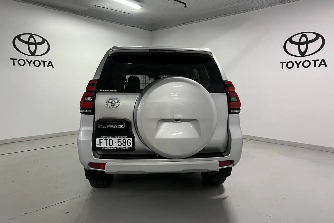 2021 Toyota Landcruiser Prado Gallery Image 6