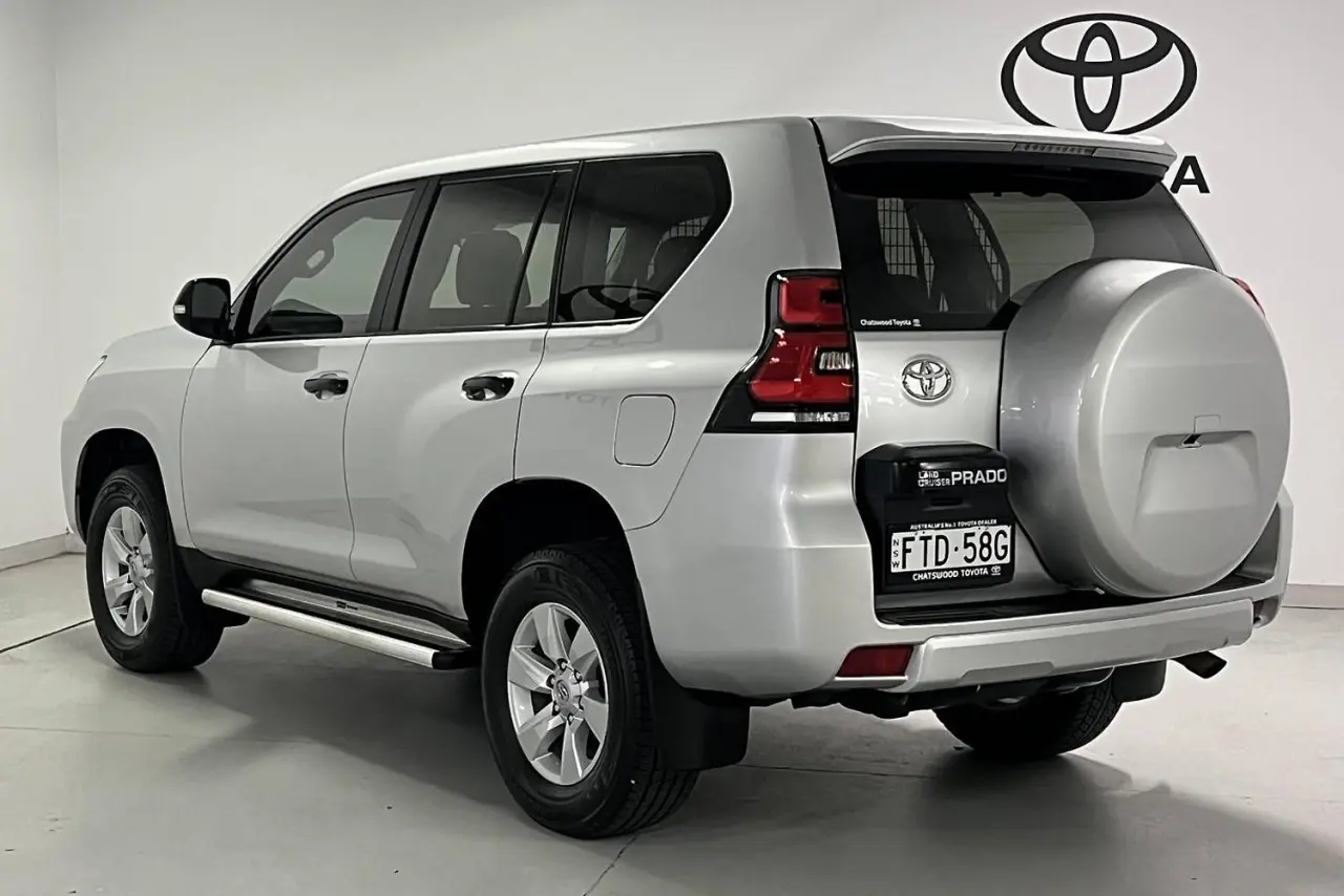 2021 Toyota Landcruiser Prado Gallery Image 8